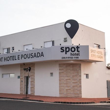 Spot Hotel E Pousada Uberlandia Bagian luar foto